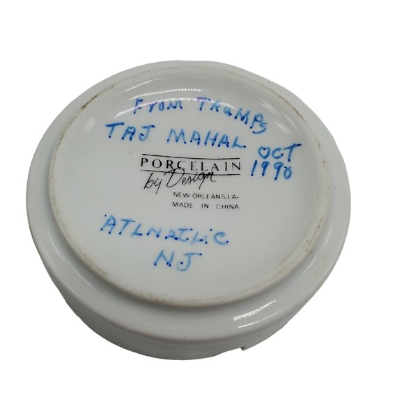 Vintage Trump Taj Mahal Atlantic, NJ Casino Hotel Ashtray Glass Round Ash Tray - Picture 5 of 8